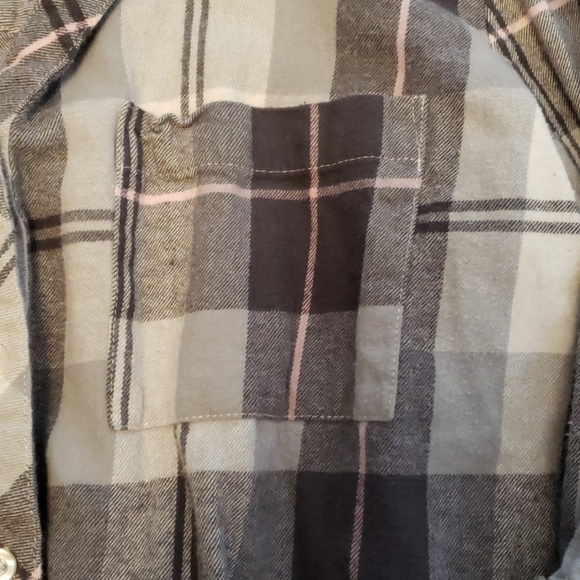 ⭐Tunic style plaid shirt⭐ - Picture 2 of 3